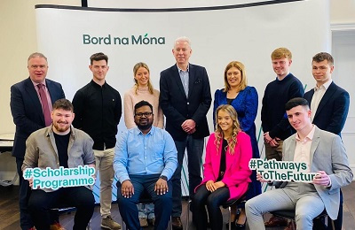 Born Na Mona award recipients
