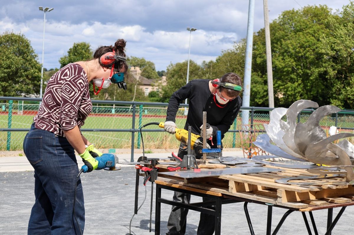  EASA participants working on collaborative sculpture inspired by Waterford’s rich glassmaking history, which will be displayed at SETU’s Glassworks Campus.