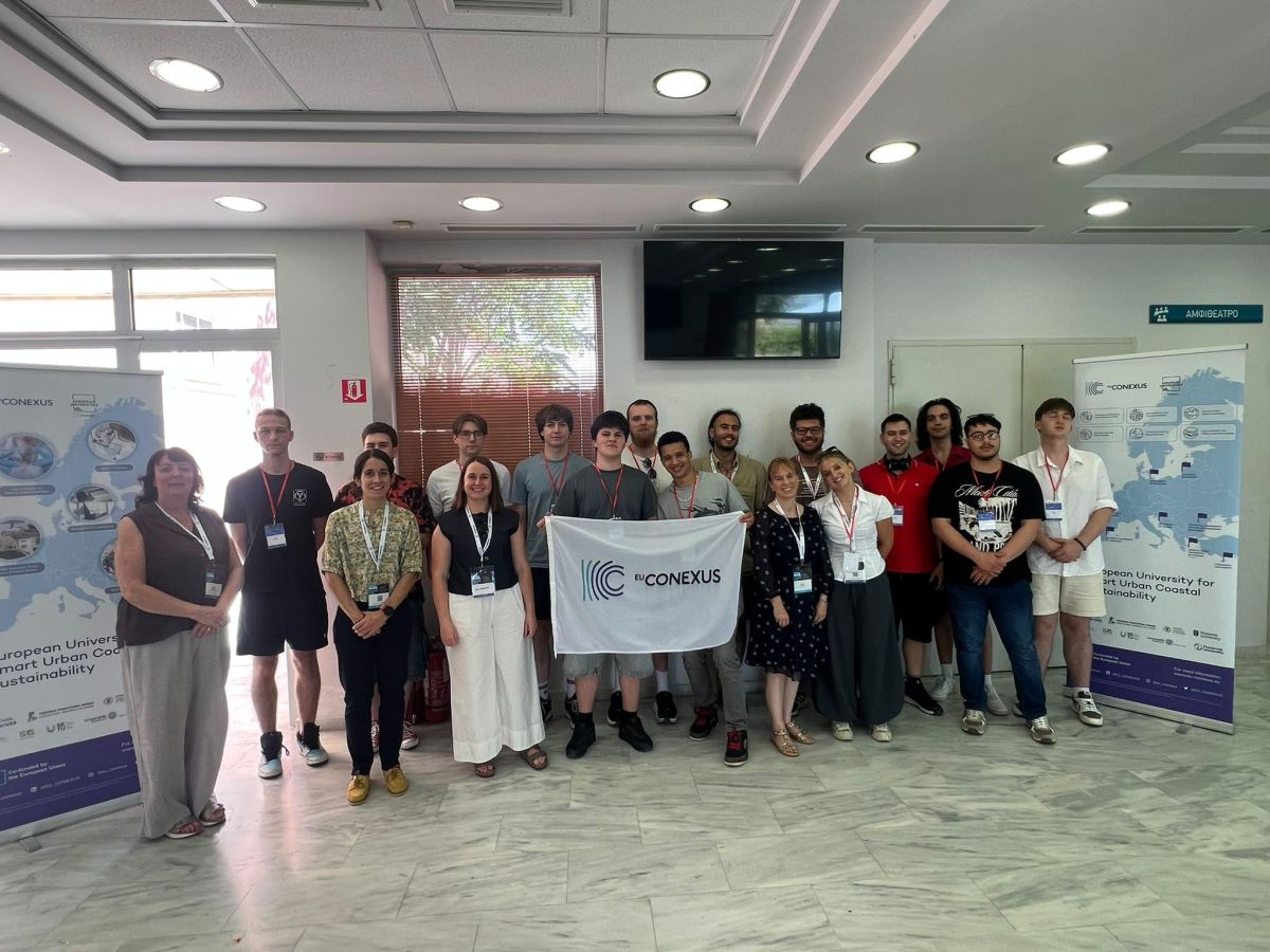 Group of staff and students at Hackathon