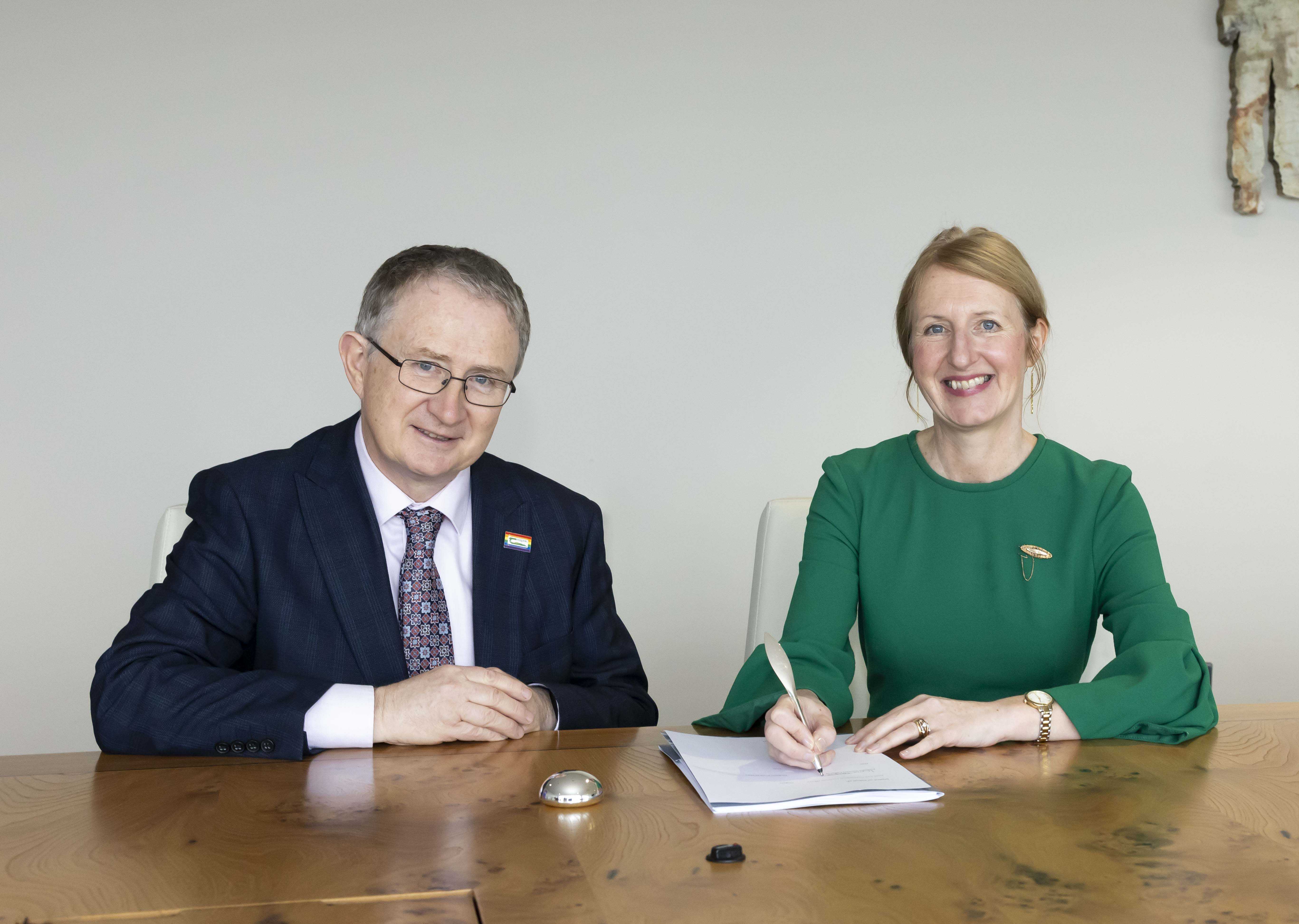 Signing the new agreement were Prof. Frank O’Mara, Director of Teagasc and Professor Veronica Campbell, SETU President.