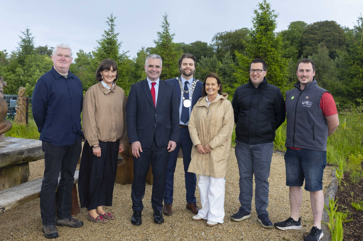 Minister Dara Calleary TD pictured at Waterford Greenway with Tom Kent, Yvonne Grace, Metropolitan Mayor of Waterford Cllr Adam Wyse, Eleanor Kent, Andrew Harrington, Shane Scannell - all of SETU.