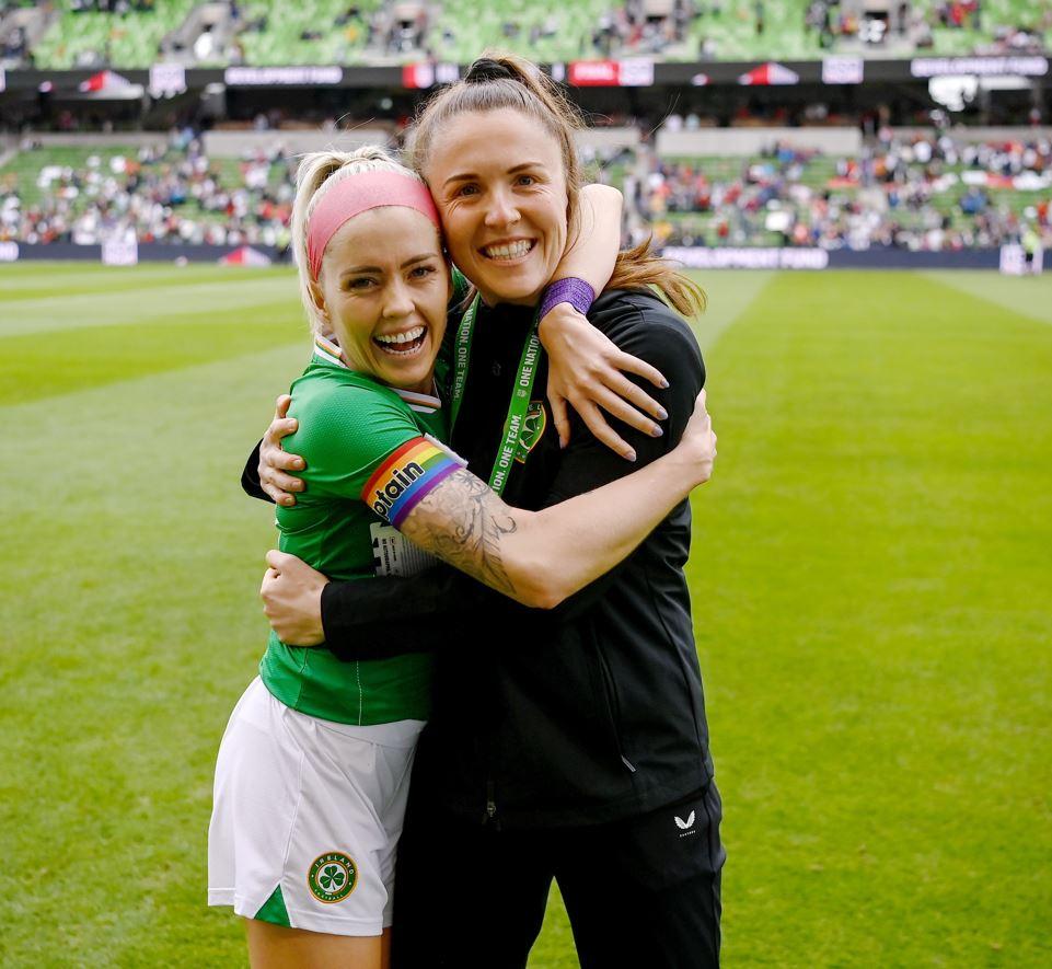 L-R, Denise O’Sullivan, Ireland international player and professional footballer with North Carolina Courage, of the NWSL, USA; and Hannah Tobin Jones, SETU student and scholarship recipient, photographed during Hannah’s role as masseur with the Irish women’s national rugby team. 