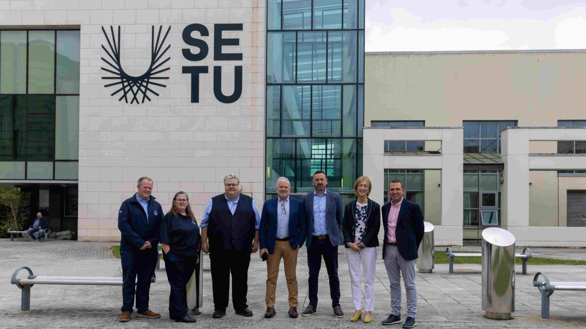 ESB Networks and SETU come together for the ESB Networks Apprenticeship Graduation