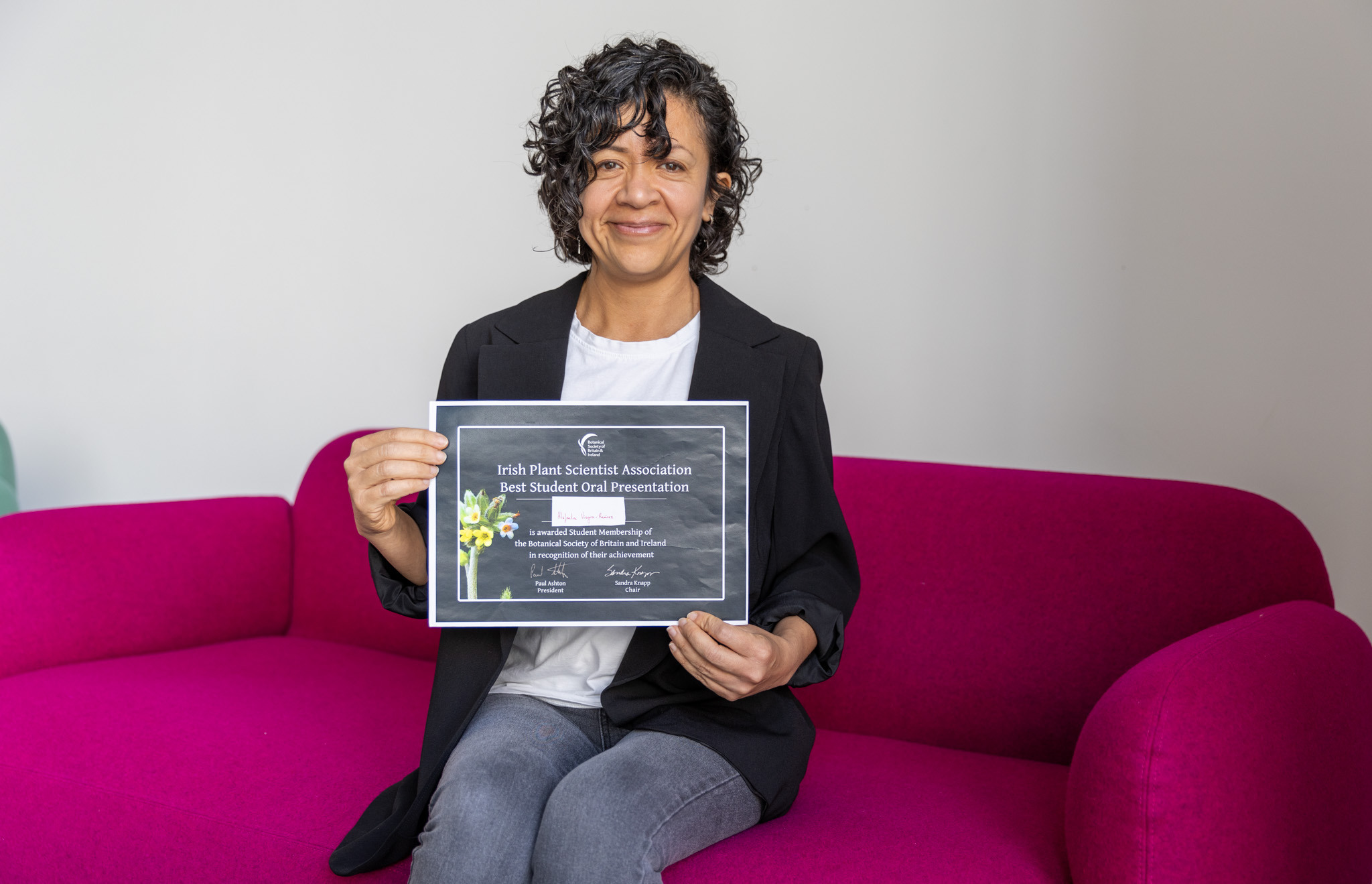 Pictured is Alejandra receiving this recognition from the Irish Plant Sciences Association Award